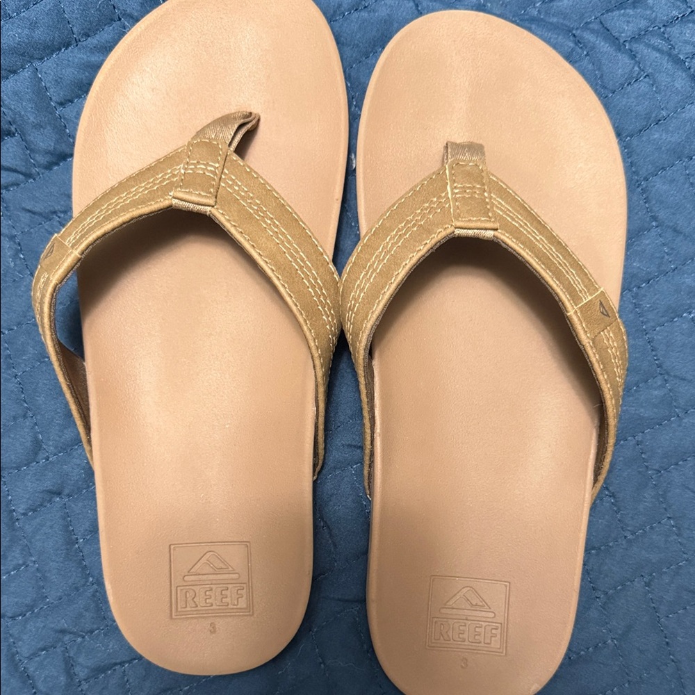Reef Kids Tan Sandals (never worn)